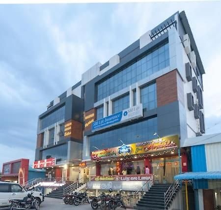 Отель Famous Residency Tiruchirappalli Экстерьер фото