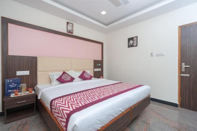 Отель Famous Residency Tiruchirappalli Экстерьер фото