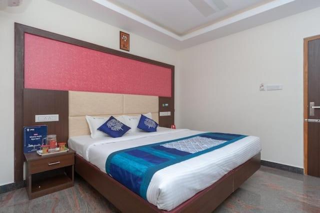 Отель Famous Residency Tiruchirappalli Экстерьер фото