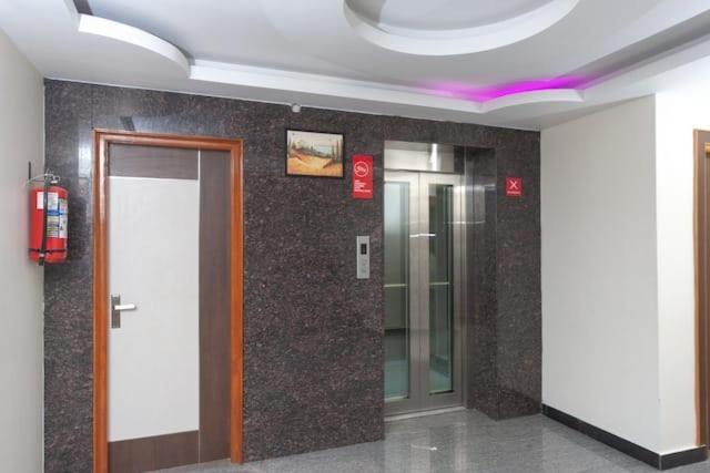 Отель Famous Residency Tiruchirappalli Экстерьер фото