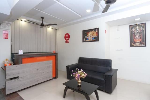 Отель Famous Residency Tiruchirappalli Экстерьер фото